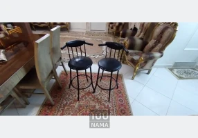 دوعدد صندلی پایه بلند کانتری