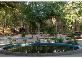 اقامتگاه باغ خوشنویس در مهریز