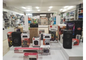 فروش انواع لوازم جانبی موبایل و کامپیوتر