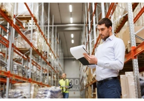 انباردار و مسئول تحویل و بسته‌بندی کالا