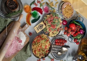 طعم دهنده ی پیاز جعفری مناسب مزه دار کردن مرغ