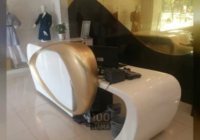 طراحی و تولید ویترین های سفارشی فایبرگلاس